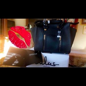 Brand new lulus purse with original shipping box